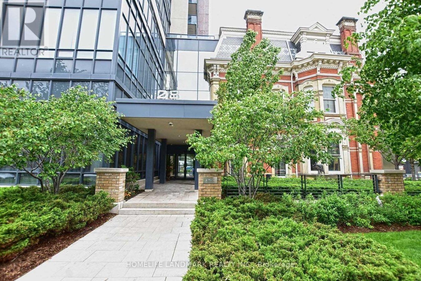 502 - 28 LINDEN STREET - Photo 2