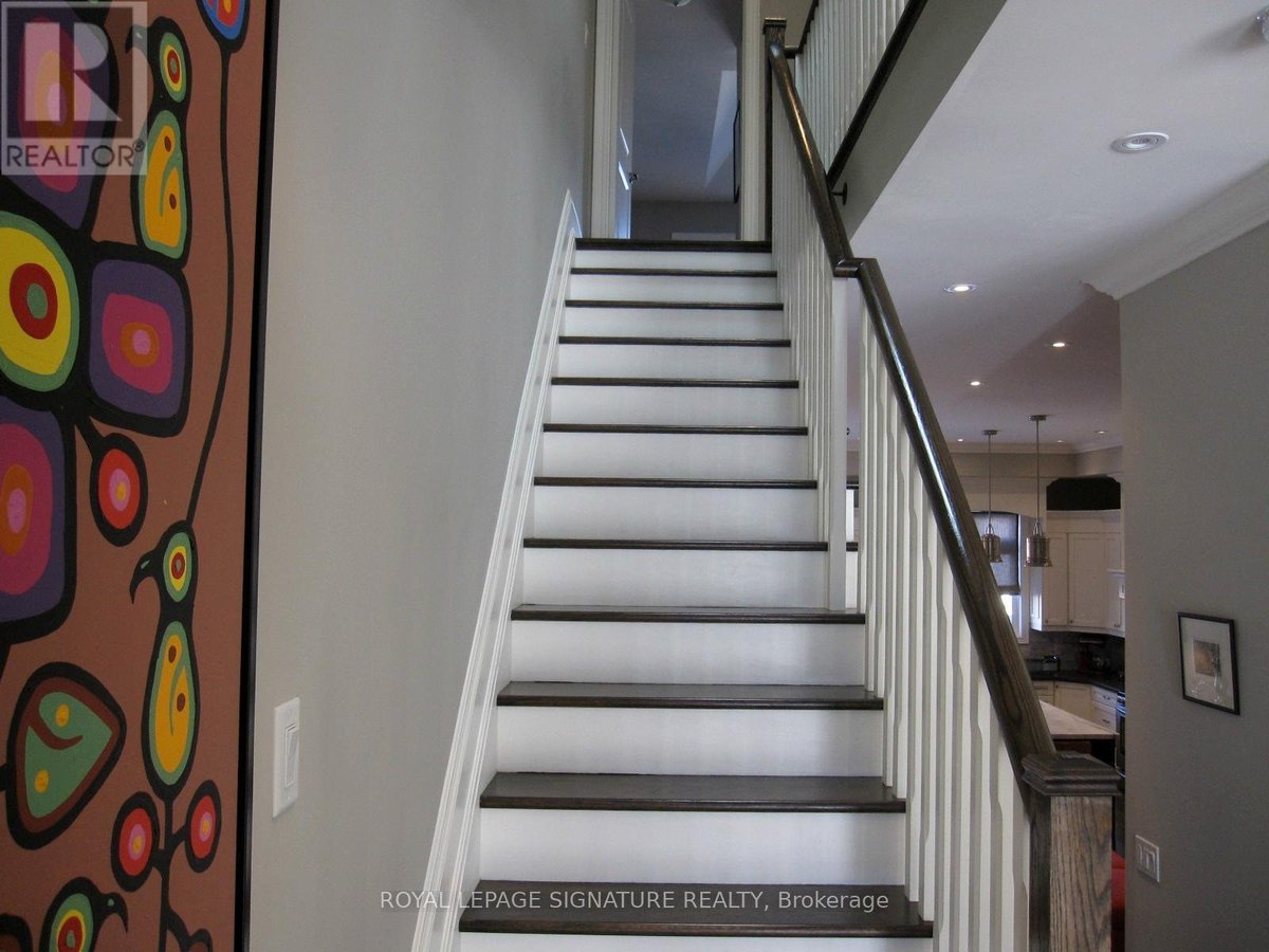 18B ALGOMA STREET - Photo 2