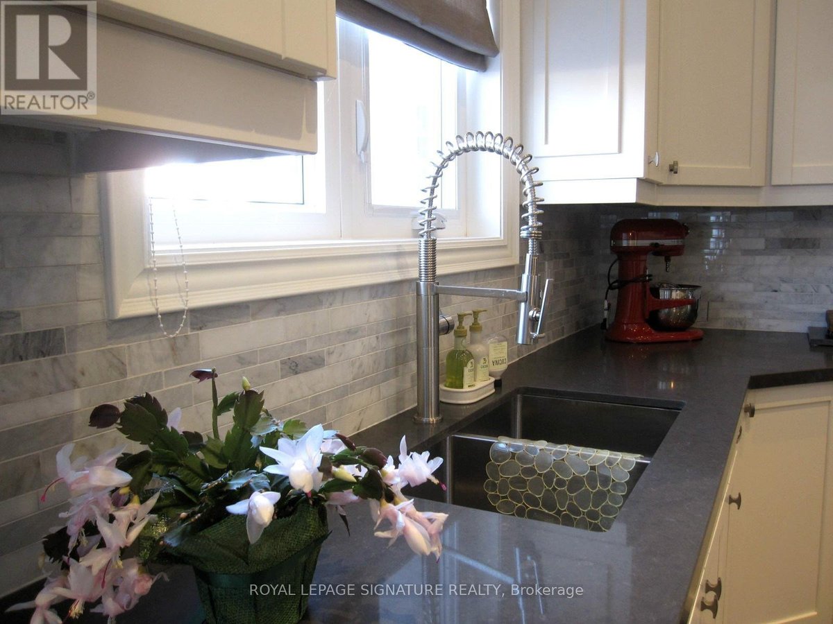 18B ALGOMA STREET - Photo 13