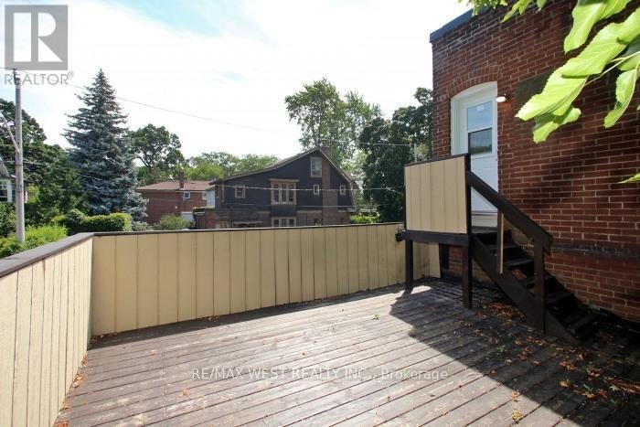 UPPER LEVEL - 420 ANNETTE STREET - Photo 19