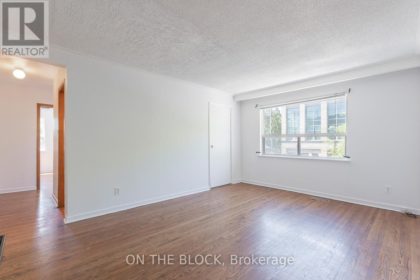 2 - 883 ST CLAIR AVENUE W - Photo 1