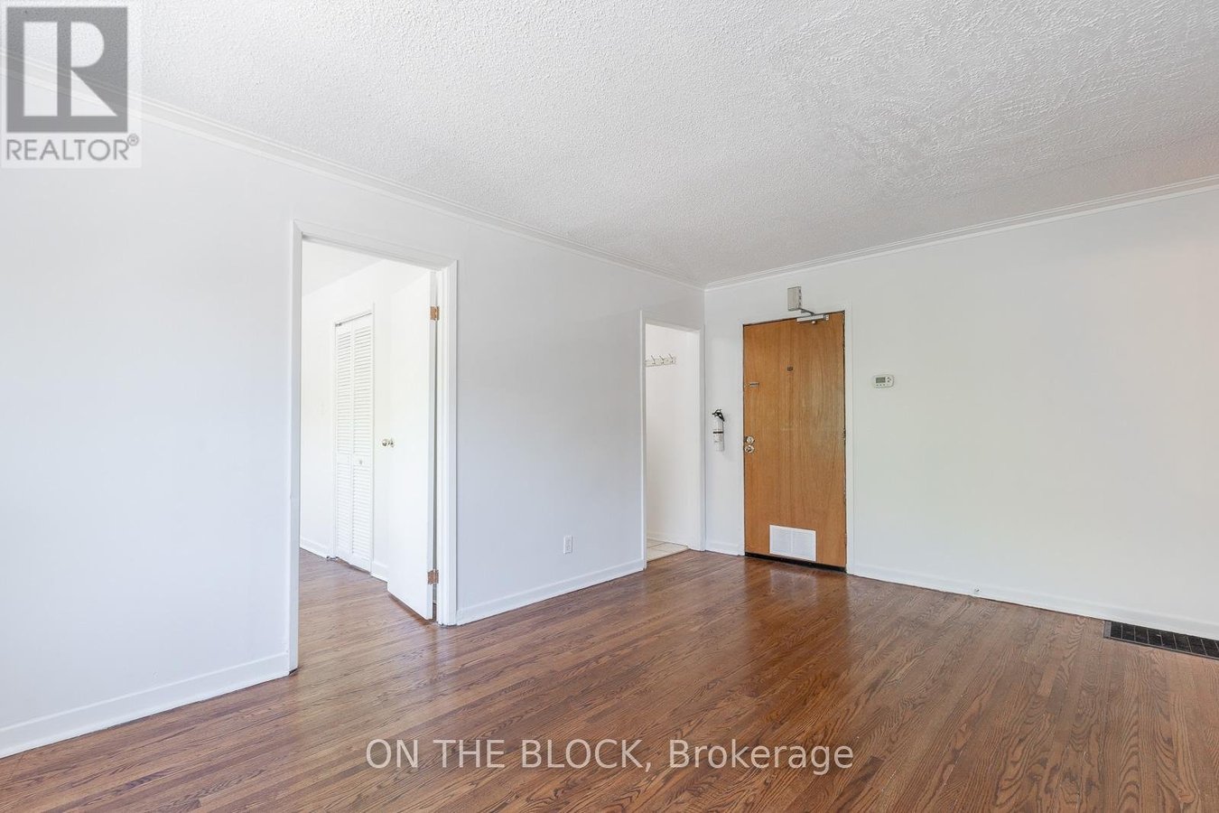 2 - 883 ST CLAIR AVENUE W - Photo 2