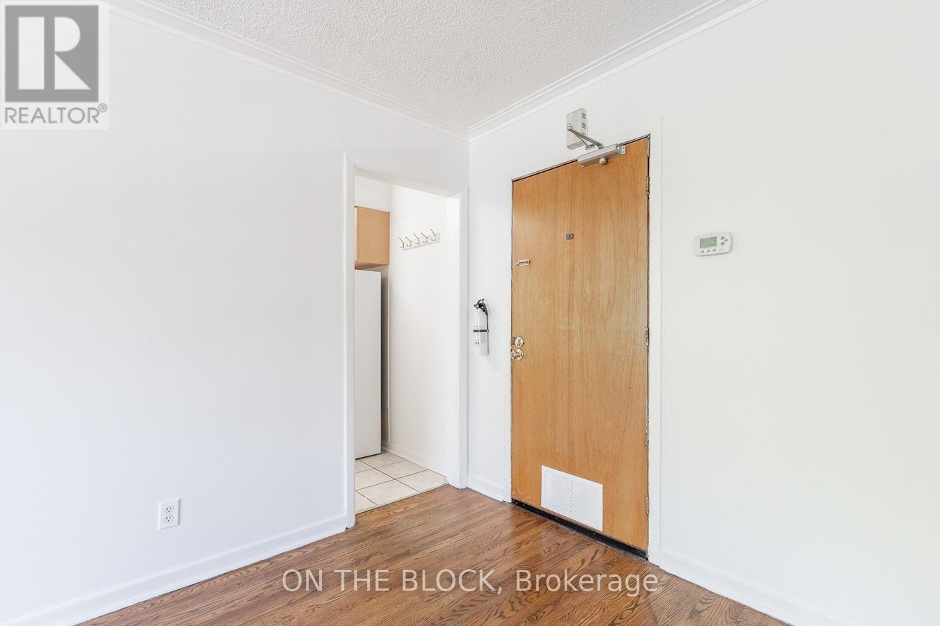 2 - 883 ST CLAIR AVENUE W - Photo 3