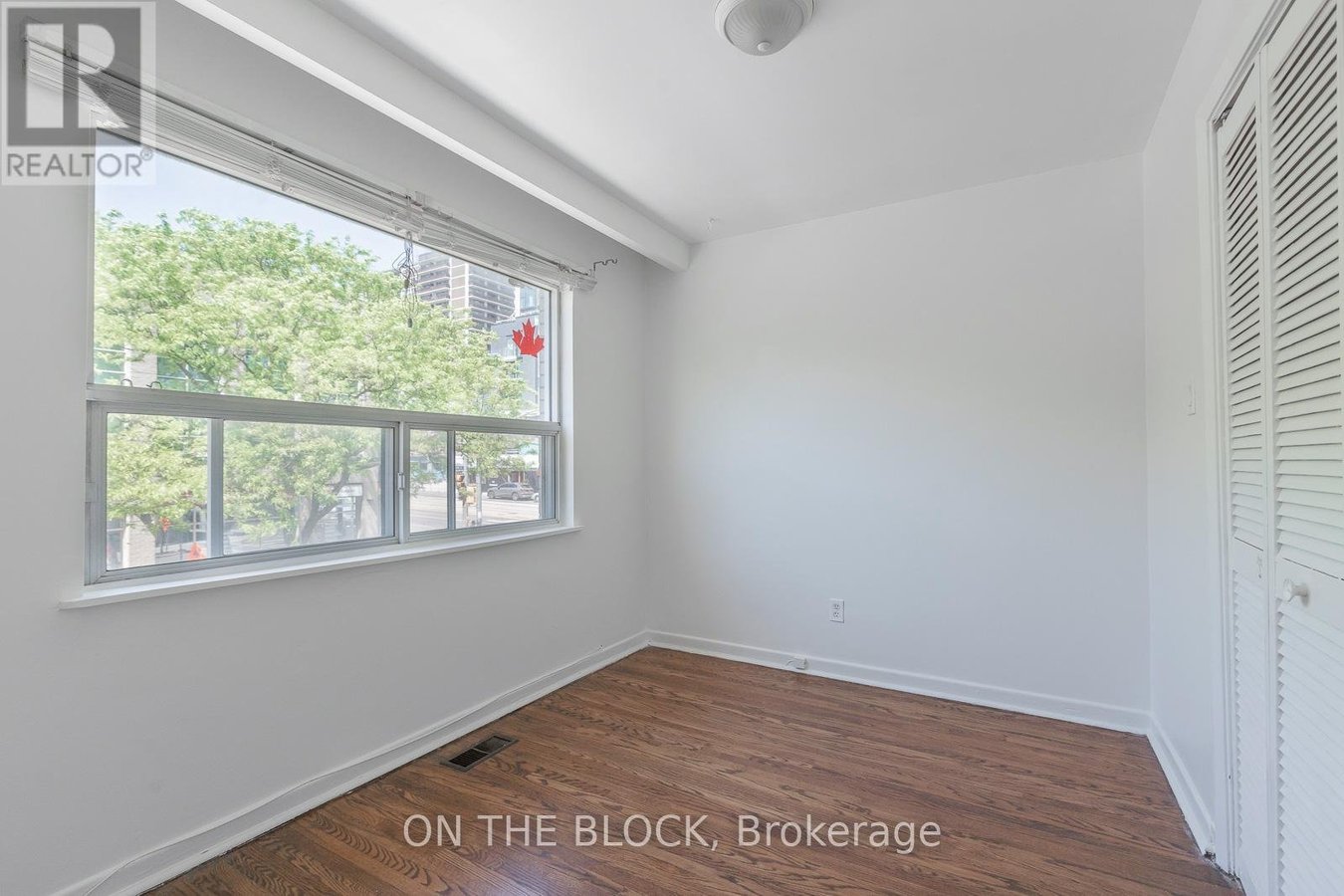2 - 883 ST CLAIR AVENUE W - Photo 5