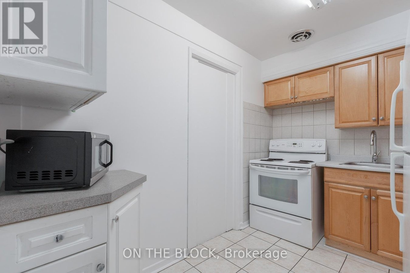 2 - 883 ST CLAIR AVENUE W - Photo 7