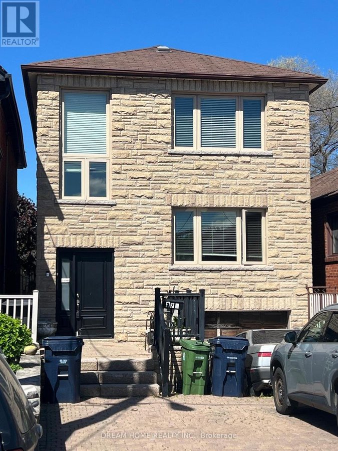 UPPER - 376 BLACKTHORN AVENUE - Photo 1