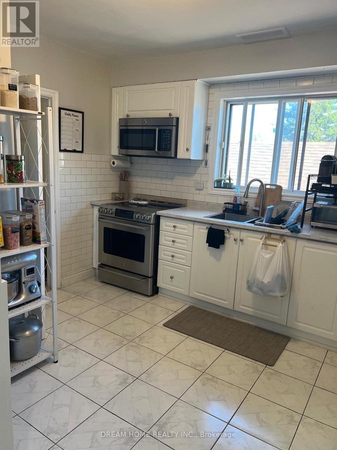 UPPER - 376 BLACKTHORN AVENUE - Photo 6