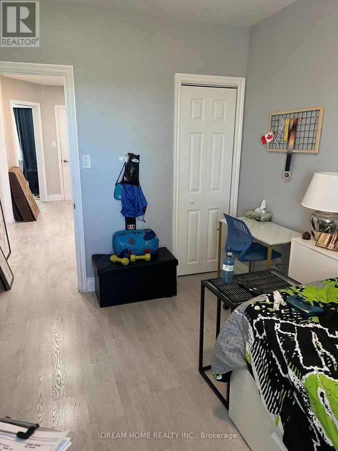 UPPER - 376 BLACKTHORN AVENUE - Photo 16