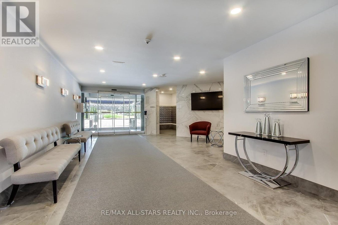 1203 - 255 BAMBURGH CIRCLE - Photo 3