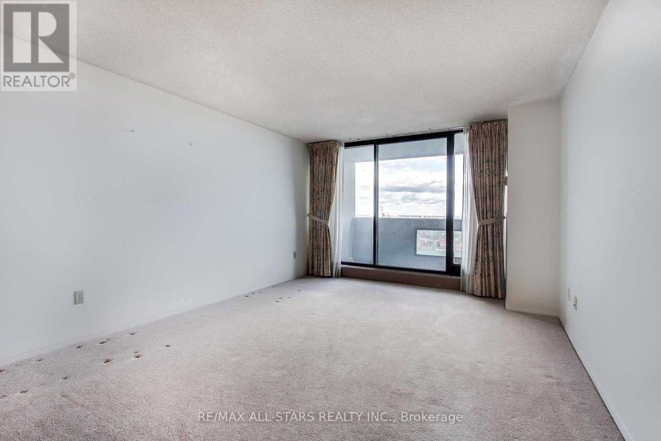 1203 - 255 BAMBURGH CIRCLE - Photo 13