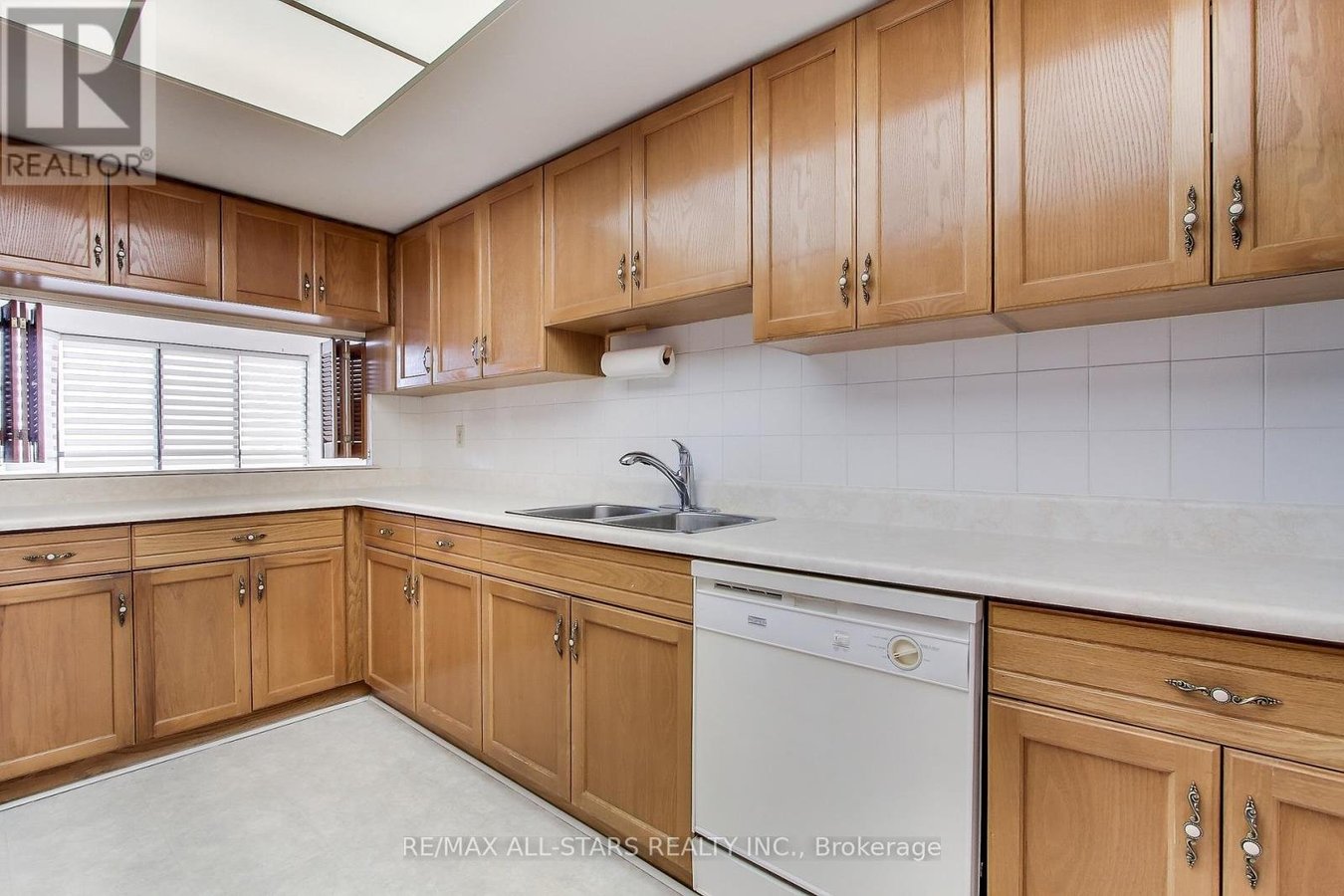 1203 - 255 BAMBURGH CIRCLE - Photo 17