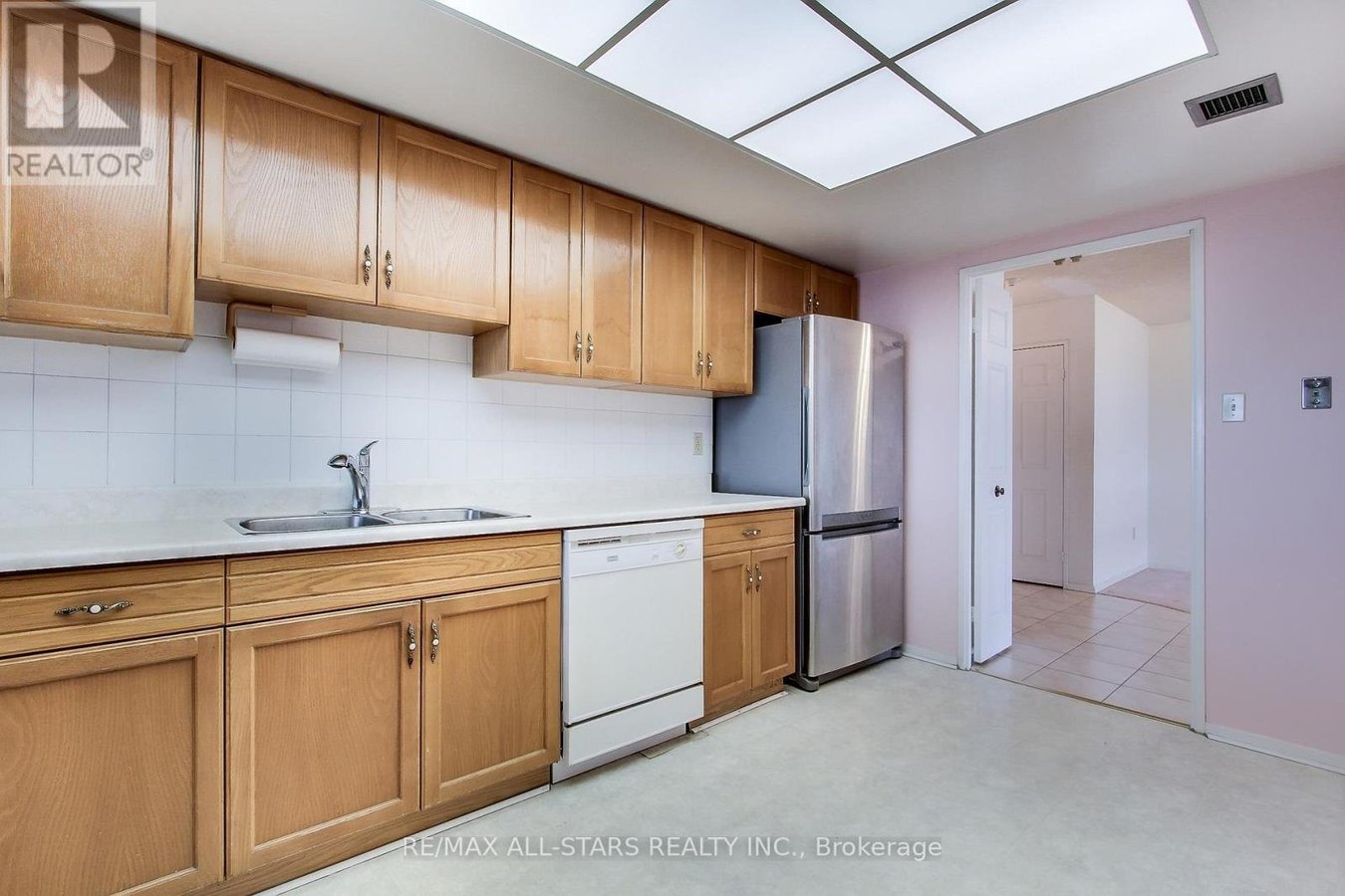 1203 - 255 BAMBURGH CIRCLE - Photo 18