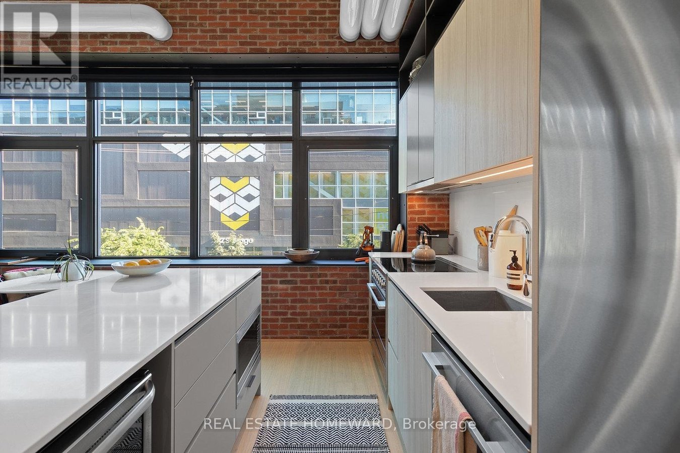 207 - 150 LOGAN AVENUE - Photo 8