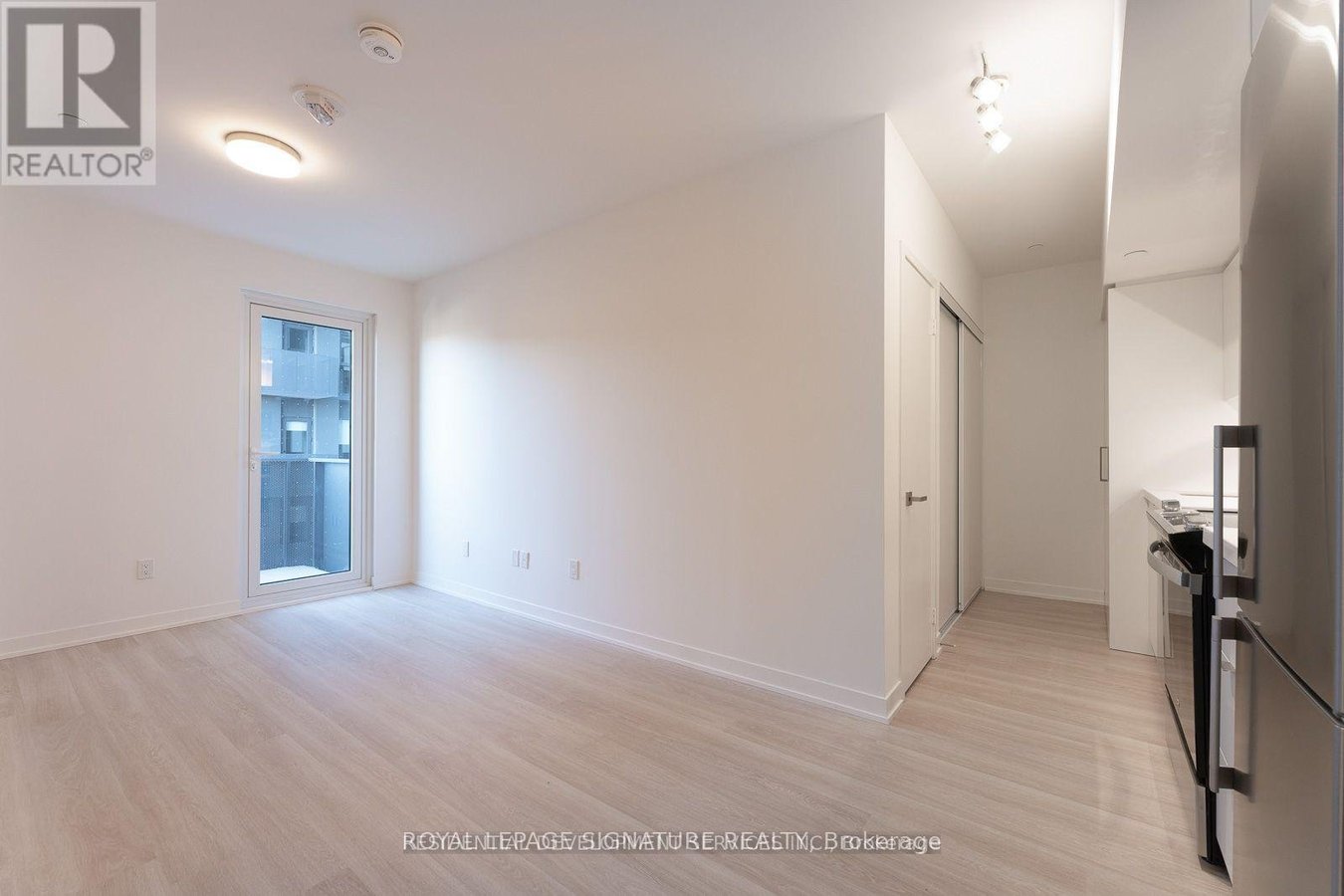 548 - 500 WILSON AVENUE - Photo 3