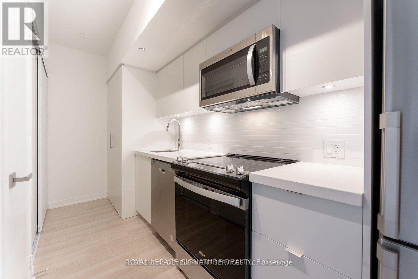 548 - 500 WILSON AVENUE - Photo 6