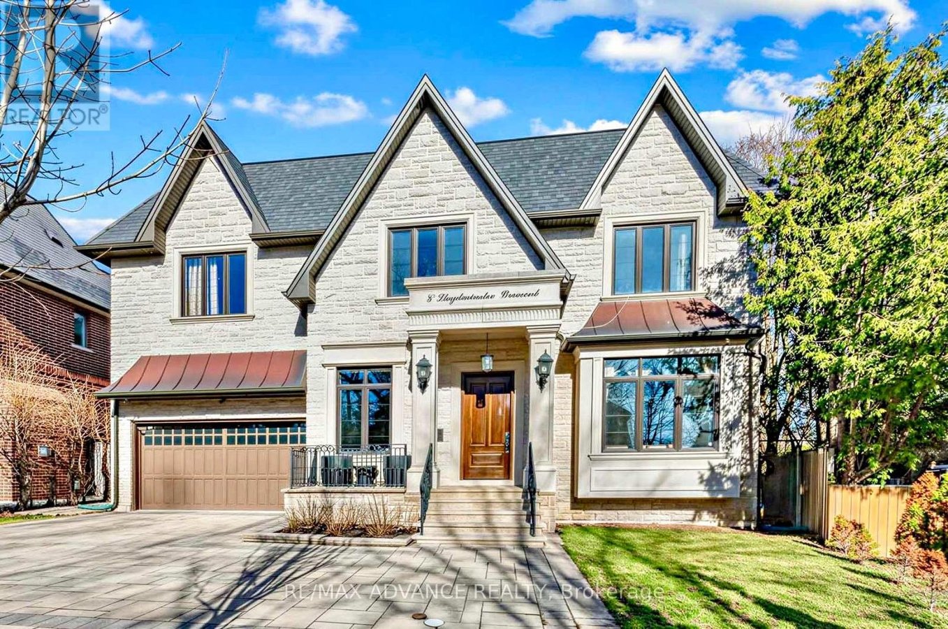 5 LLOYDMINSTER CRESCENT - Photo 1