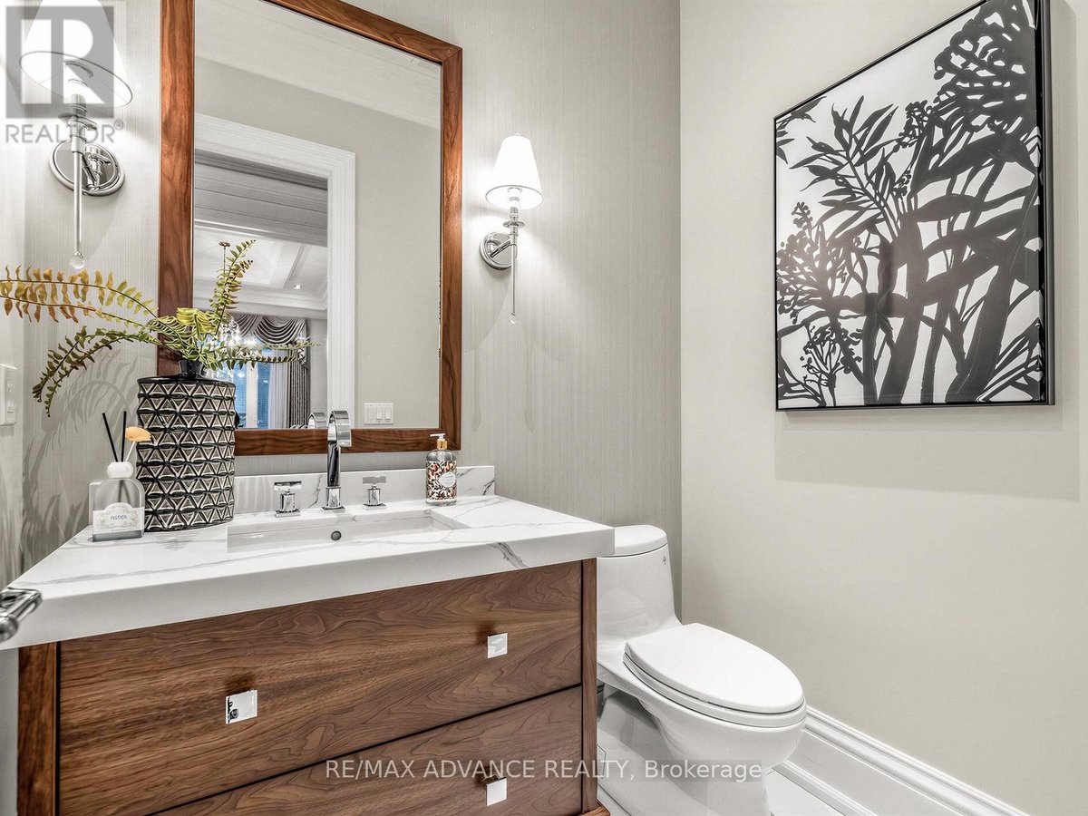 5 LLOYDMINSTER CRESCENT - Photo 11
