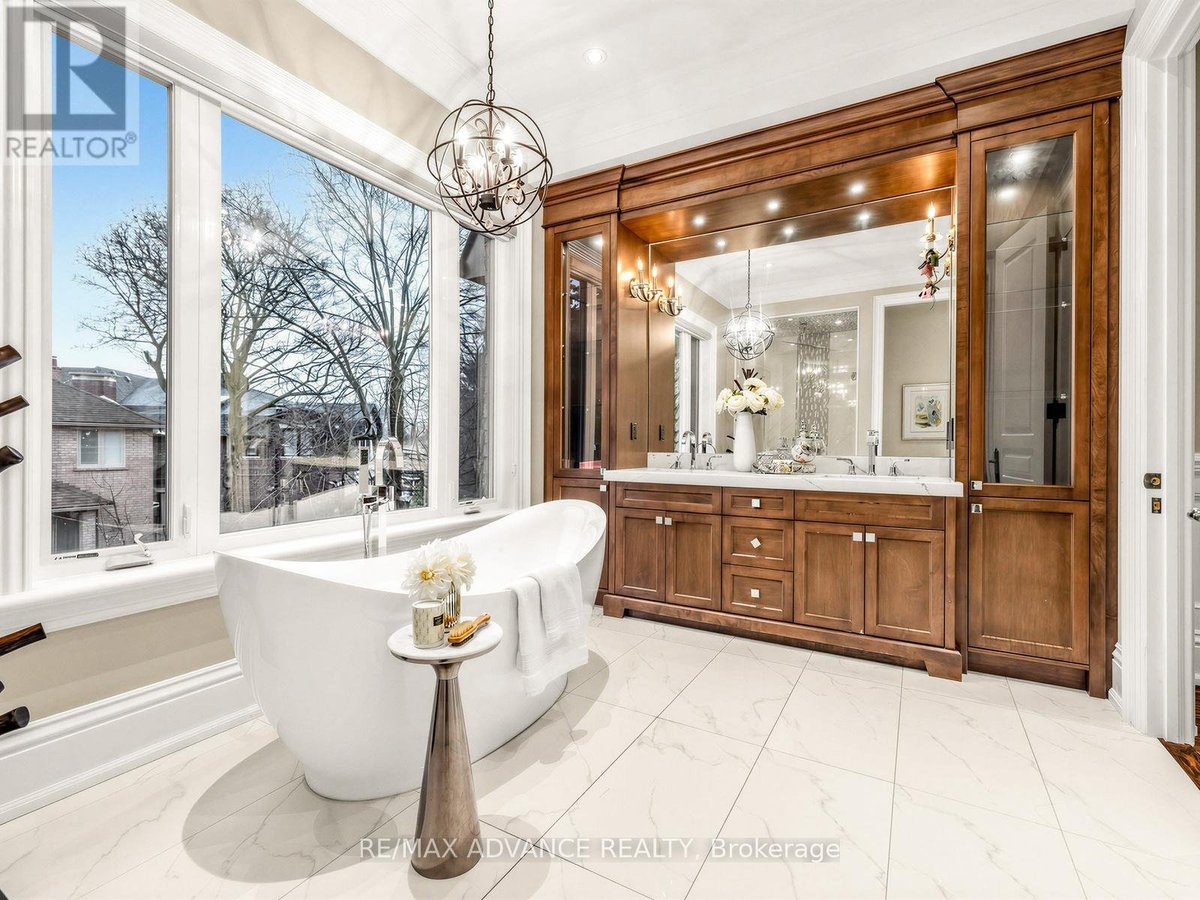 5 LLOYDMINSTER CRESCENT - Photo 29