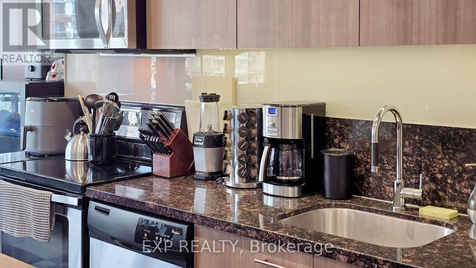 503 - 390 CHERRY STREET - Photo 17