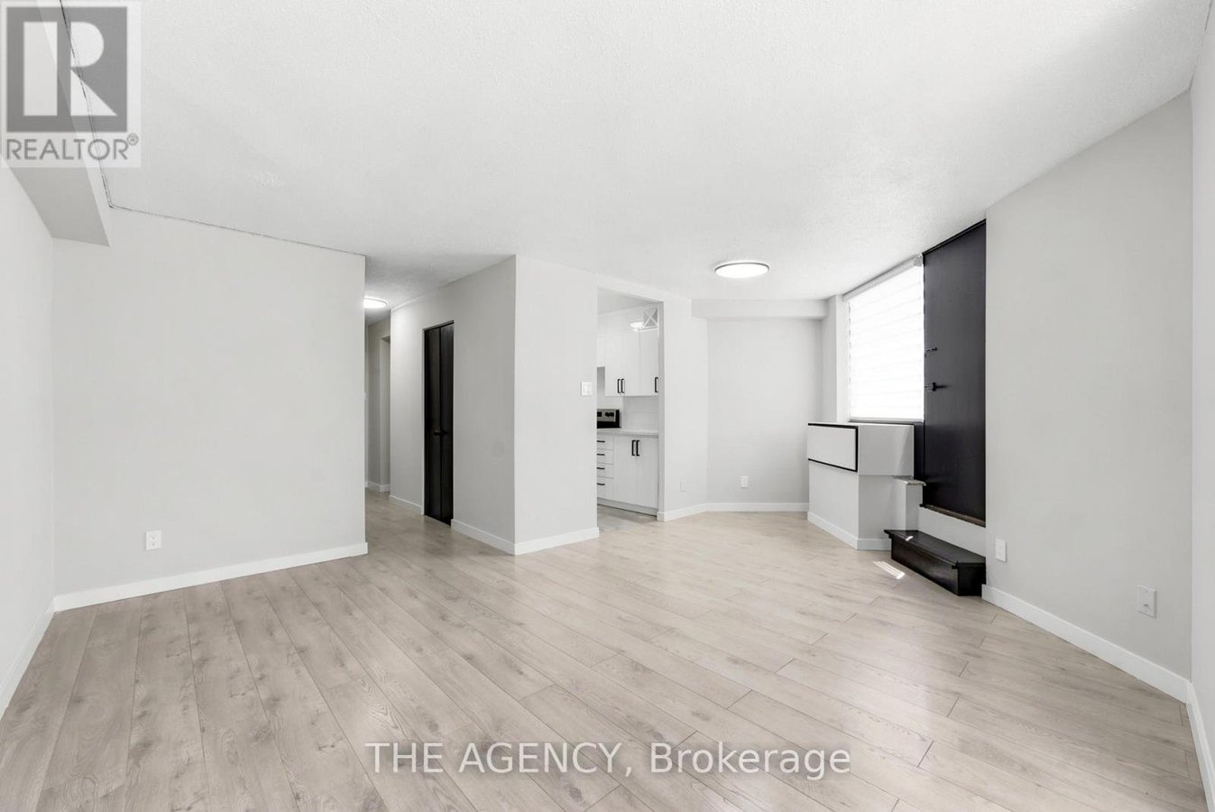 520A - 2350 DUNDAS STREET W - Photo 1