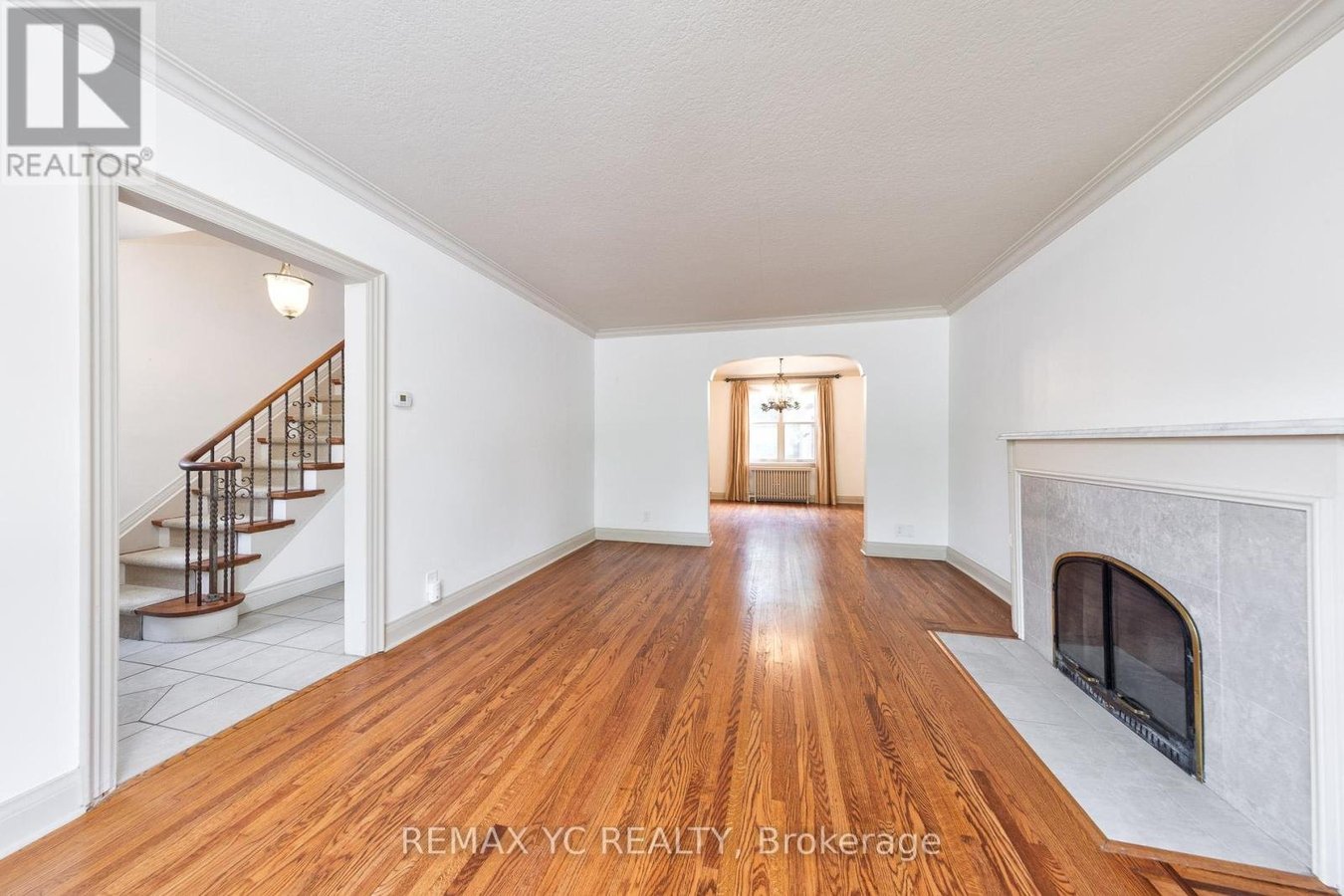 425 BROADWAY AVENUE - Photo 3