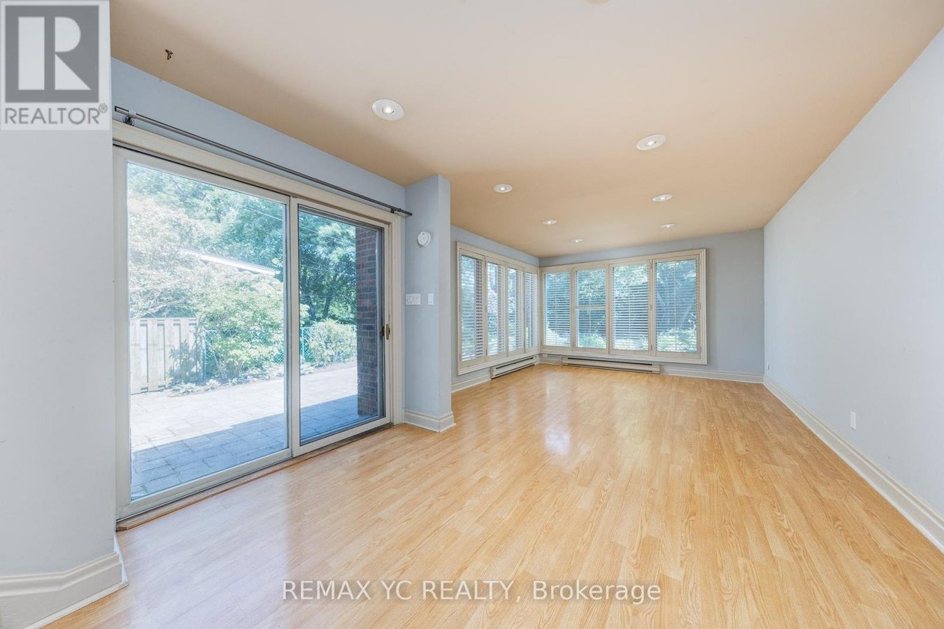 425 BROADWAY AVENUE - Photo 10