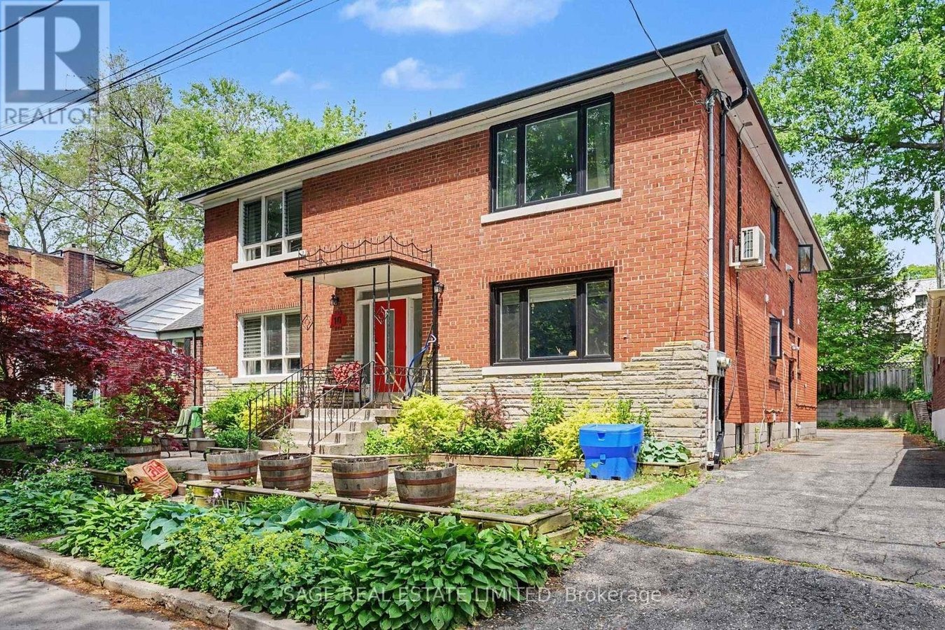 5 - 10 FIR AVENUE - Photo 1