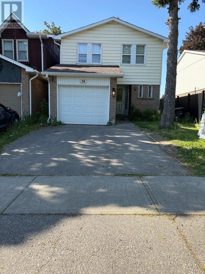 58 CAROLBREEN SQUARE - Photo 1