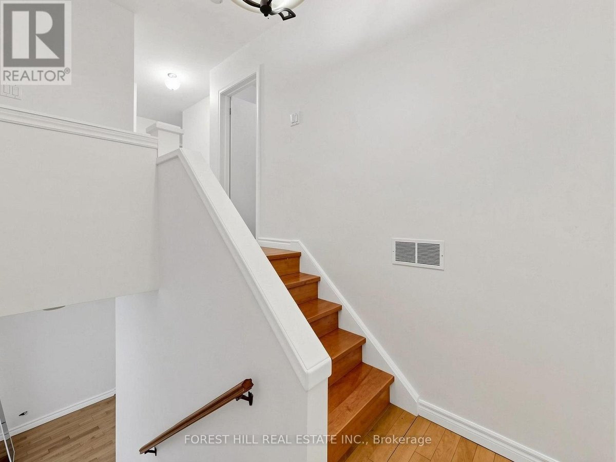 32 WYCLIFFE CRESCENT - Photo 18