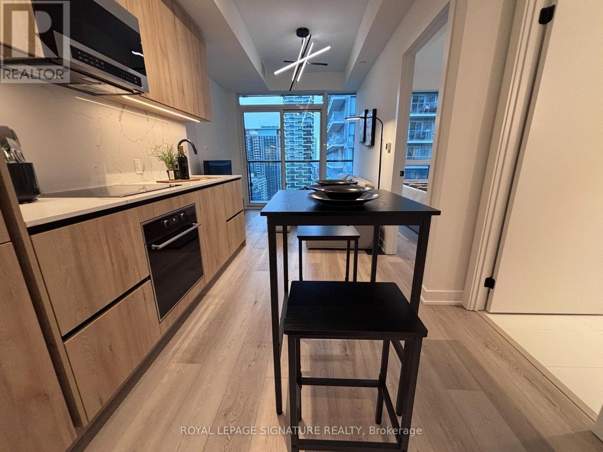 2104 - 127 BROADWAY AVENUE - Photo 3