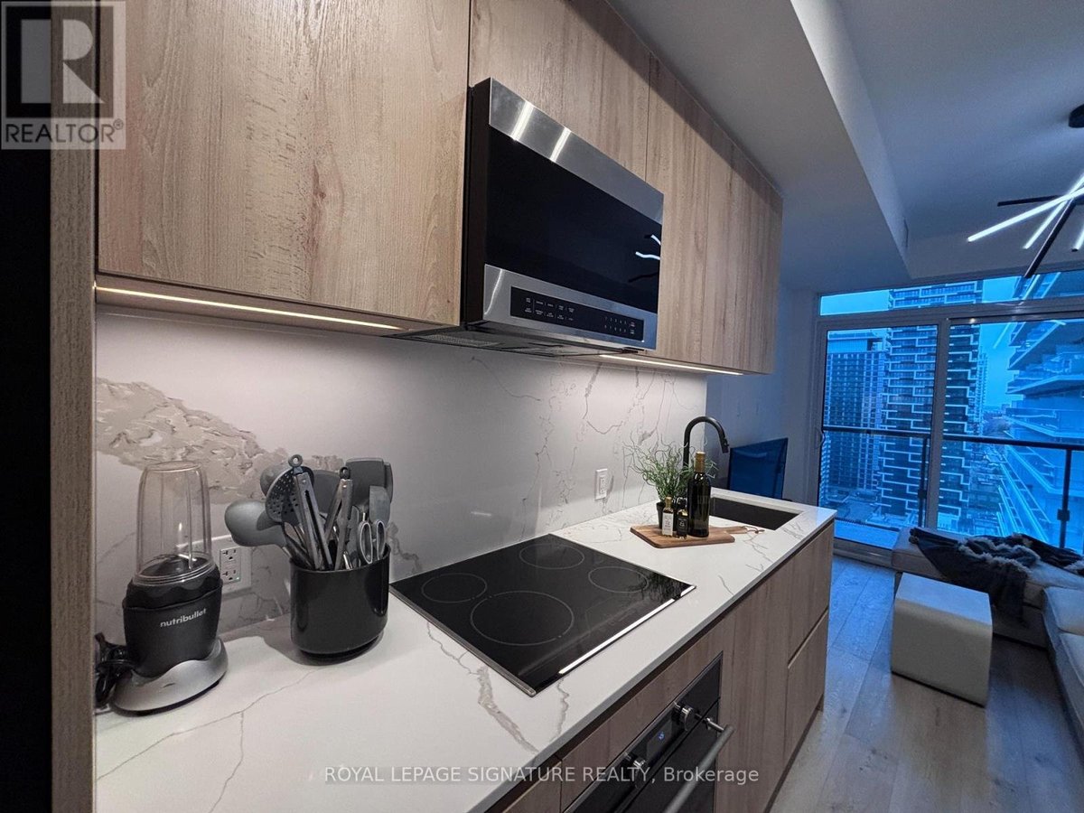 2104 - 127 BROADWAY AVENUE - Photo 8