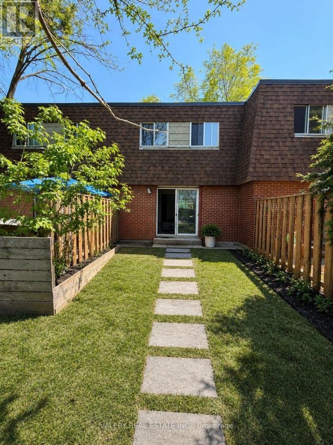 TH22 - 75 EASTDALE AVENUE - Photo 2