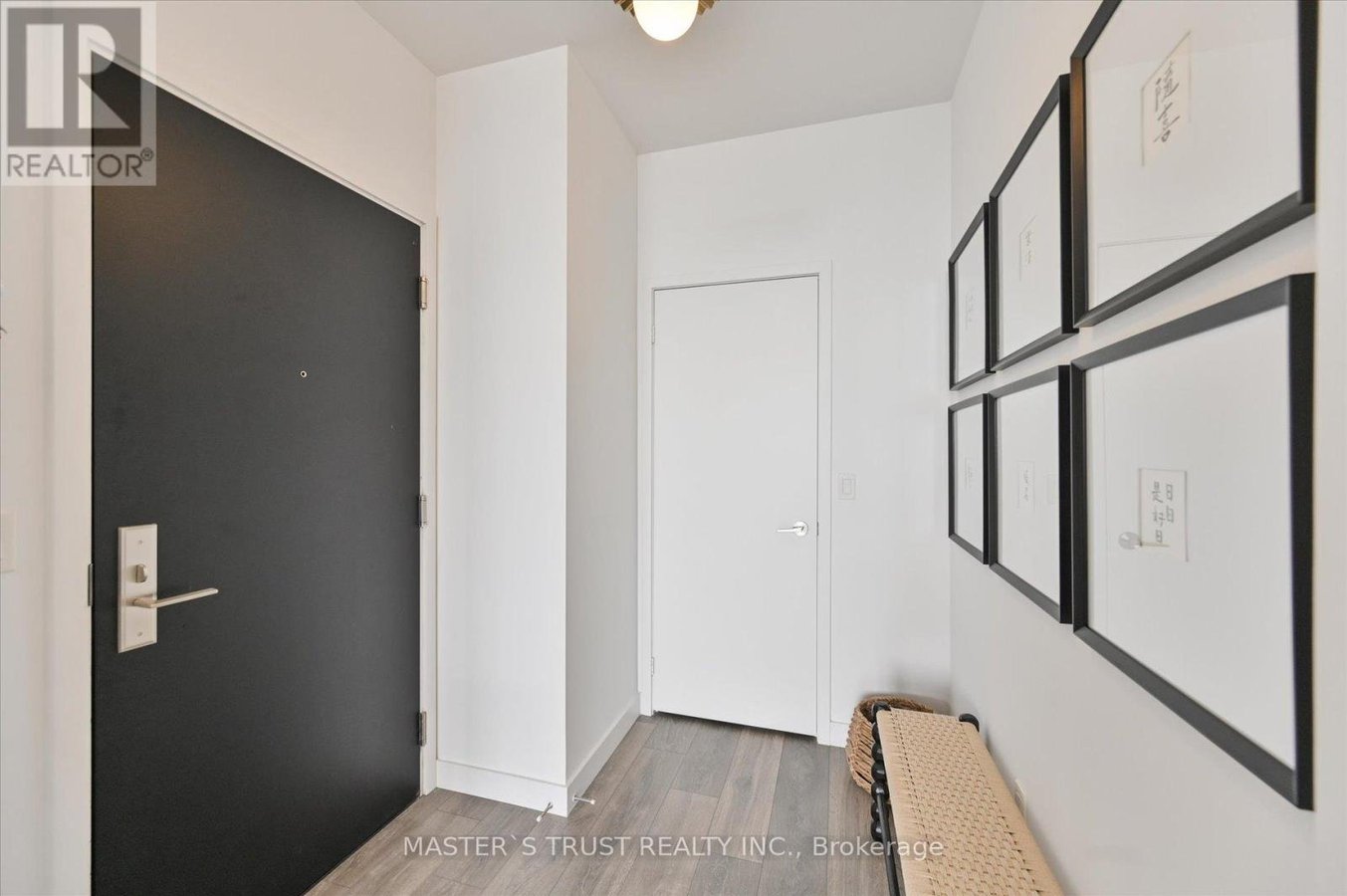 PH5801 - 8 EGLINTON AVENUE E - Photo 4