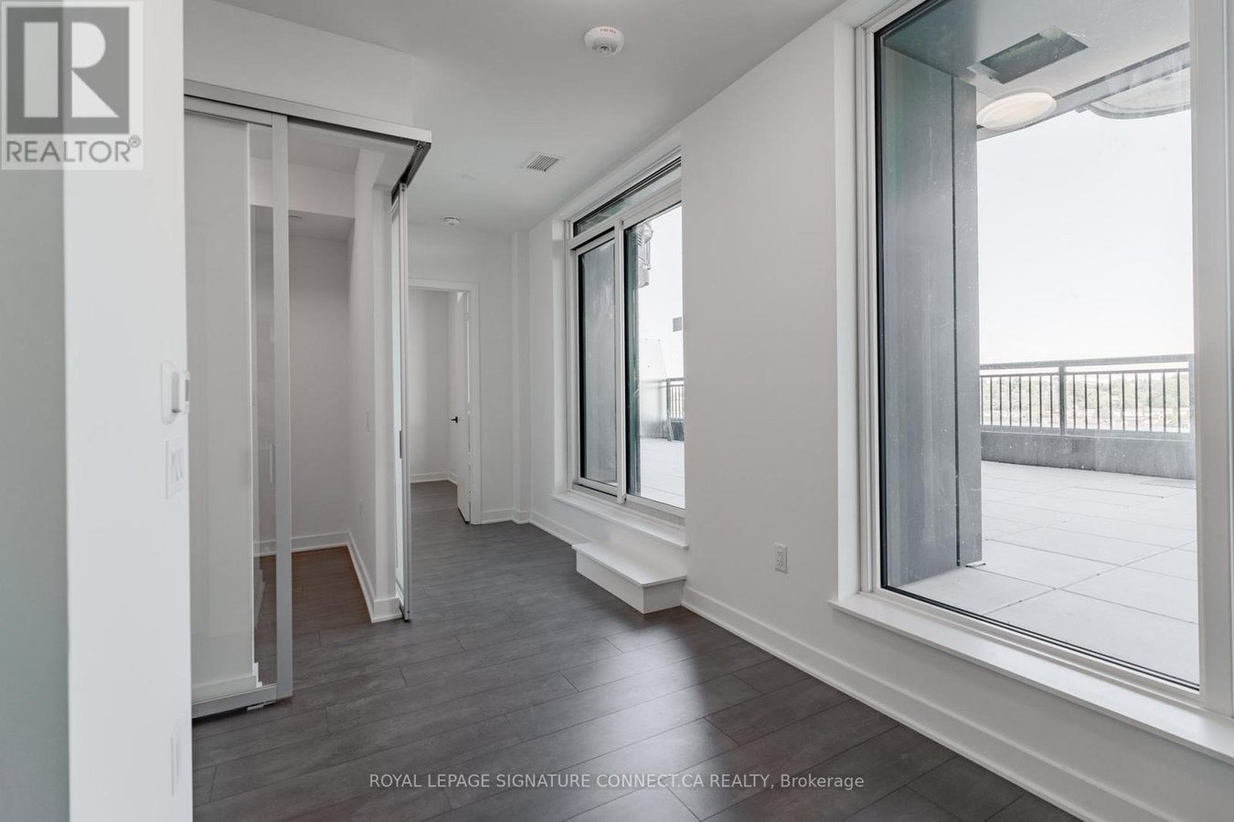 815 - 1185 DUPONT STREET - Photo 6