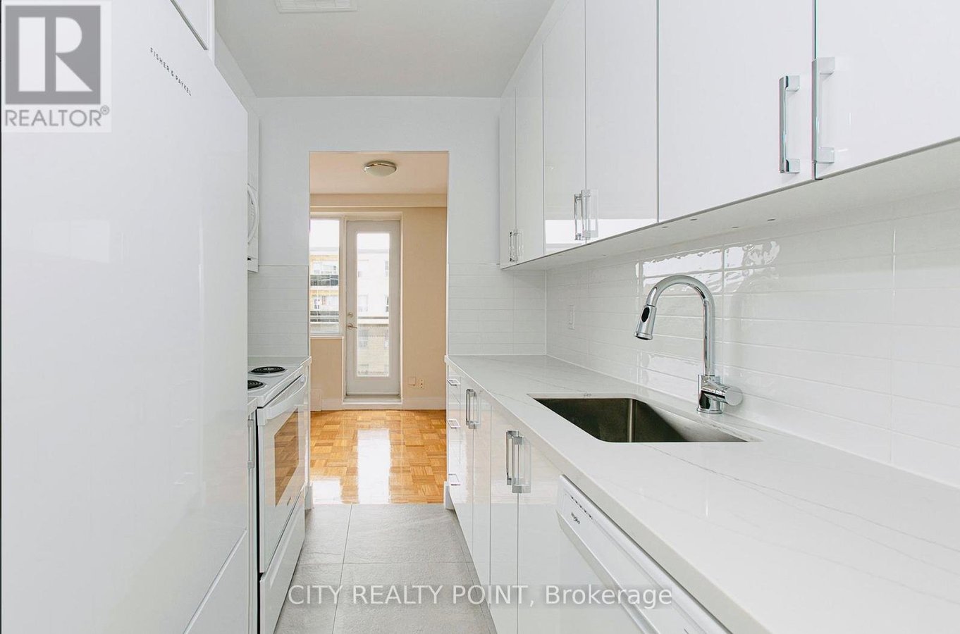 210 - 2 GRANDSTAND PLACE - Photo 2