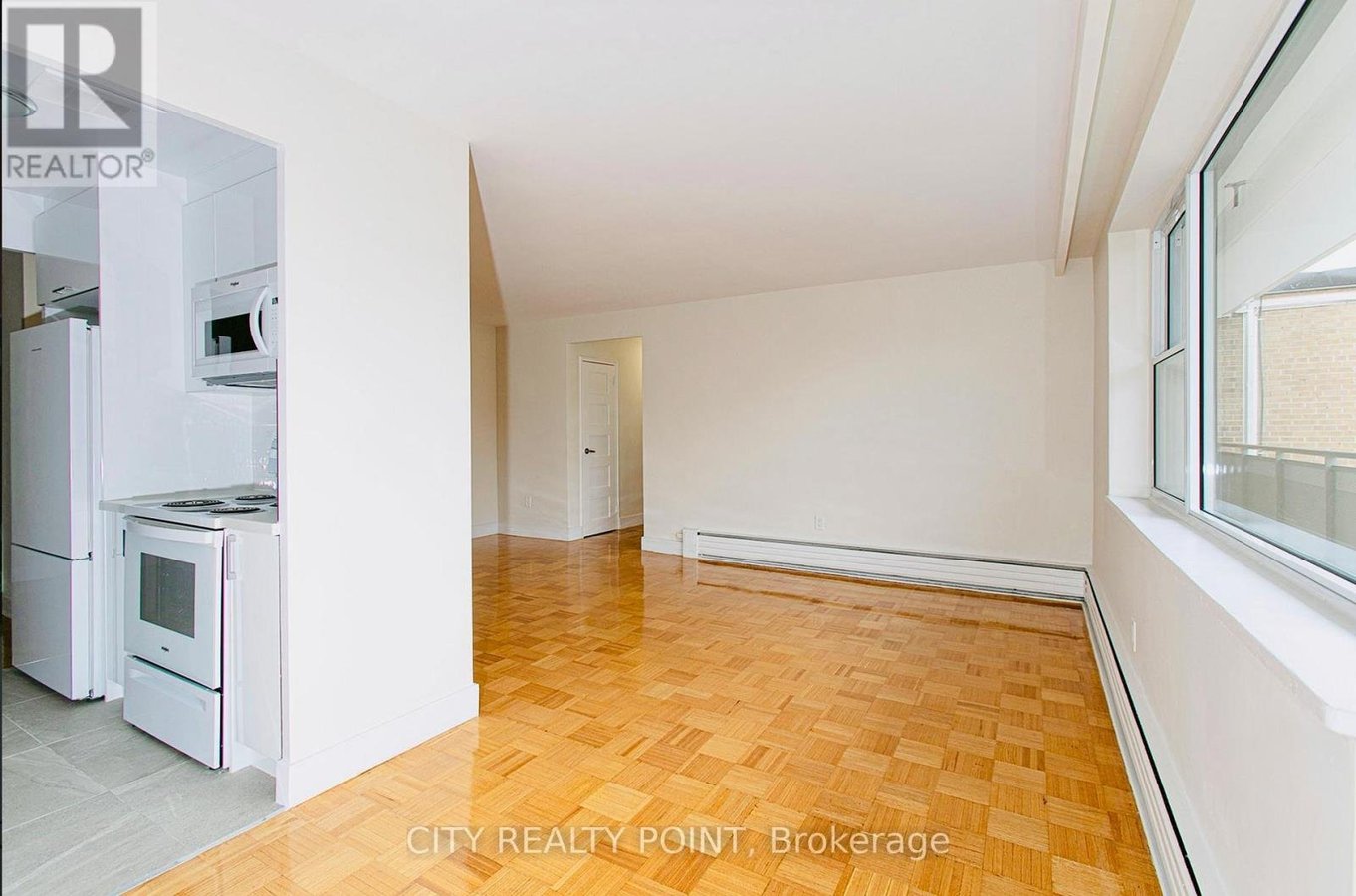 210 - 2 GRANDSTAND PLACE - Photo 3