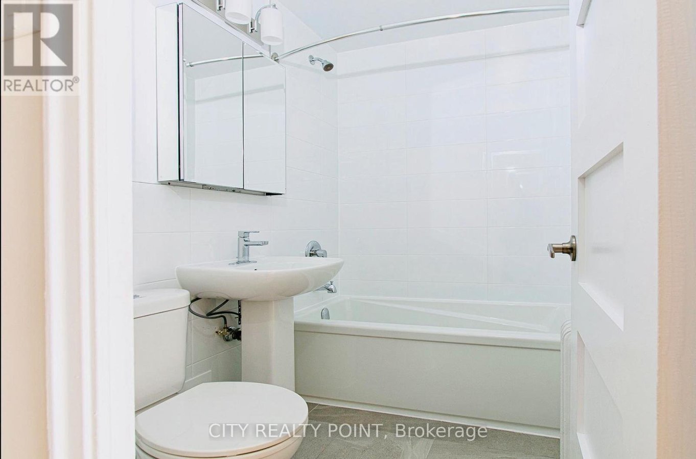210 - 2 GRANDSTAND PLACE - Photo 4