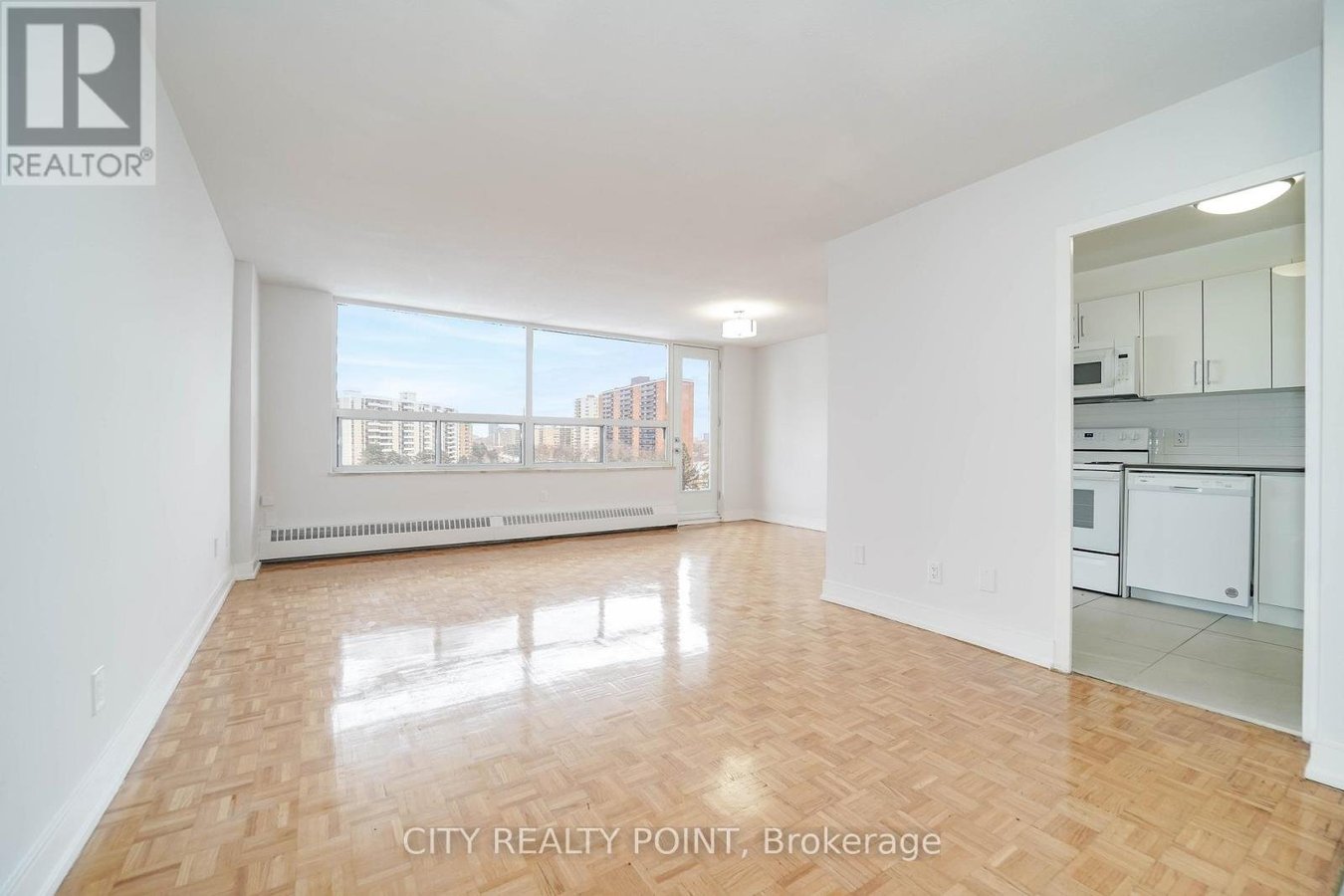 410 - 6200 BATHURST STREET - Photo 2