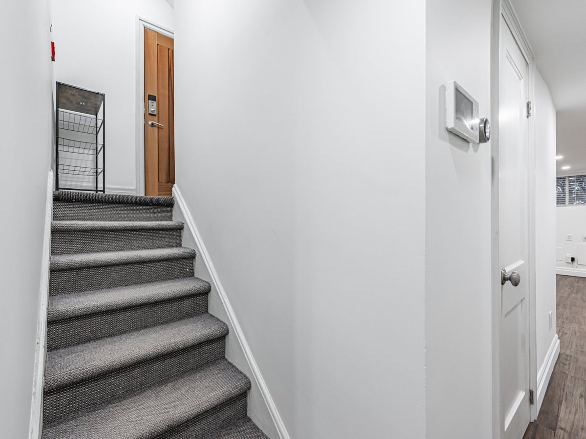 46 Wells Street - Photo 2