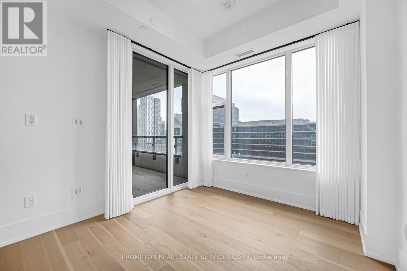 908 - 455 WELLINGTON STREET W - Photo 32