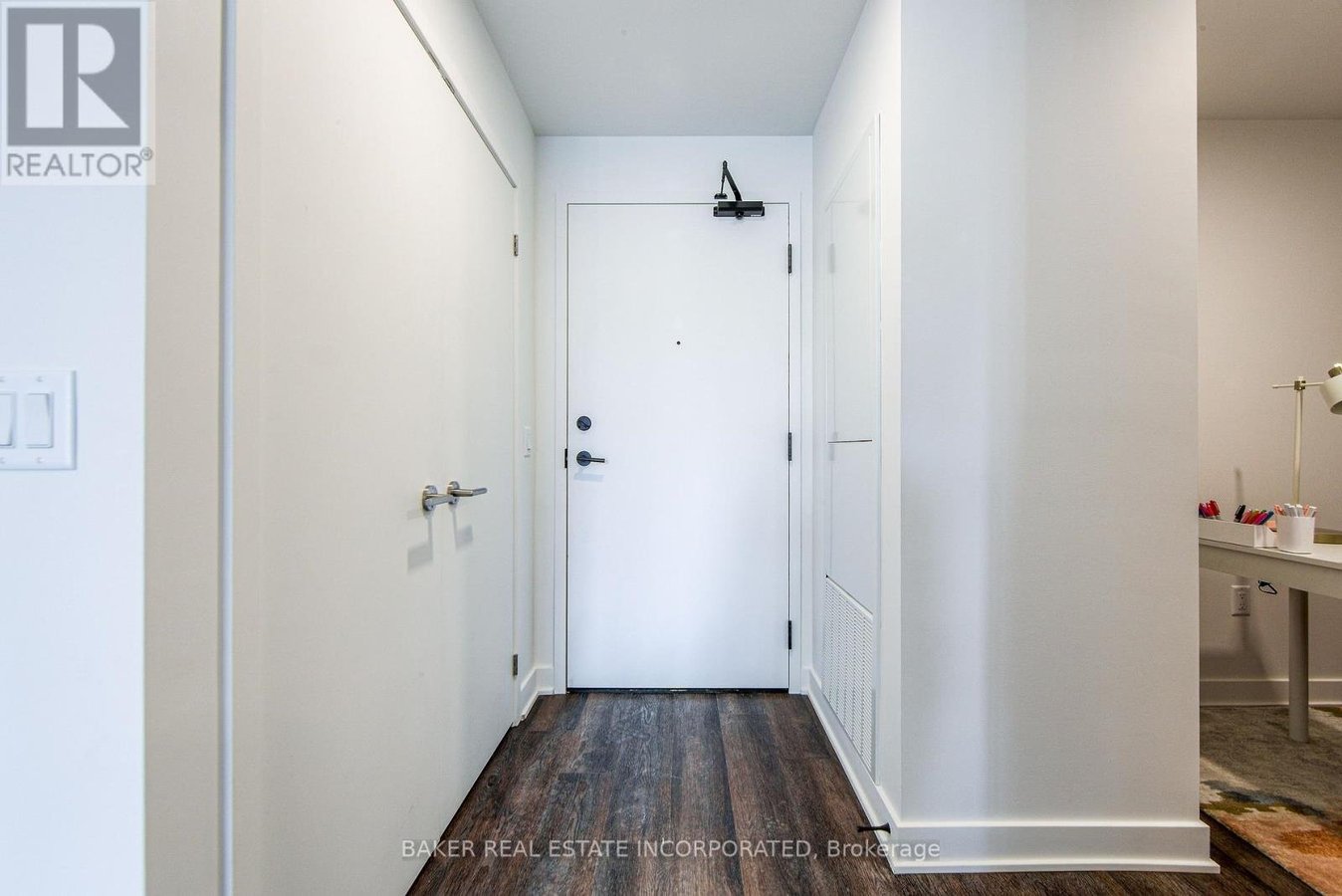 1127 - 3030 PHARMACY AVENUE - Photo 2