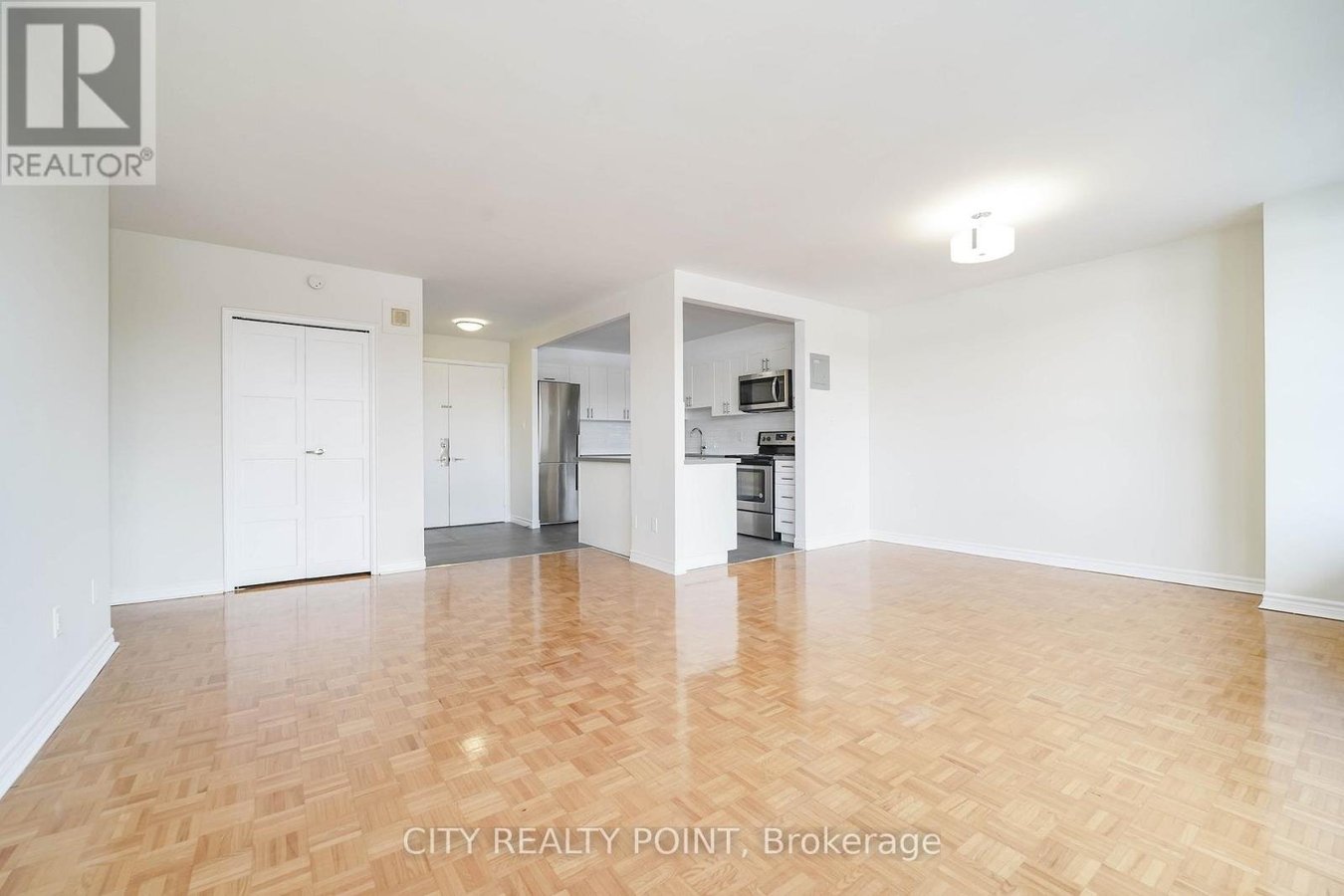 211 - 10 SHALLMAR BOULEVARD - Photo 4