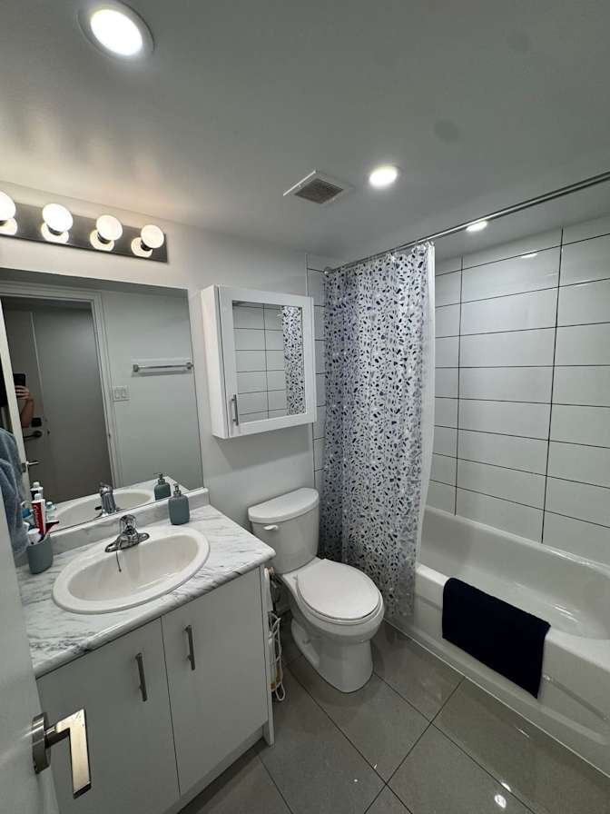 Charles Street West - Photo 3