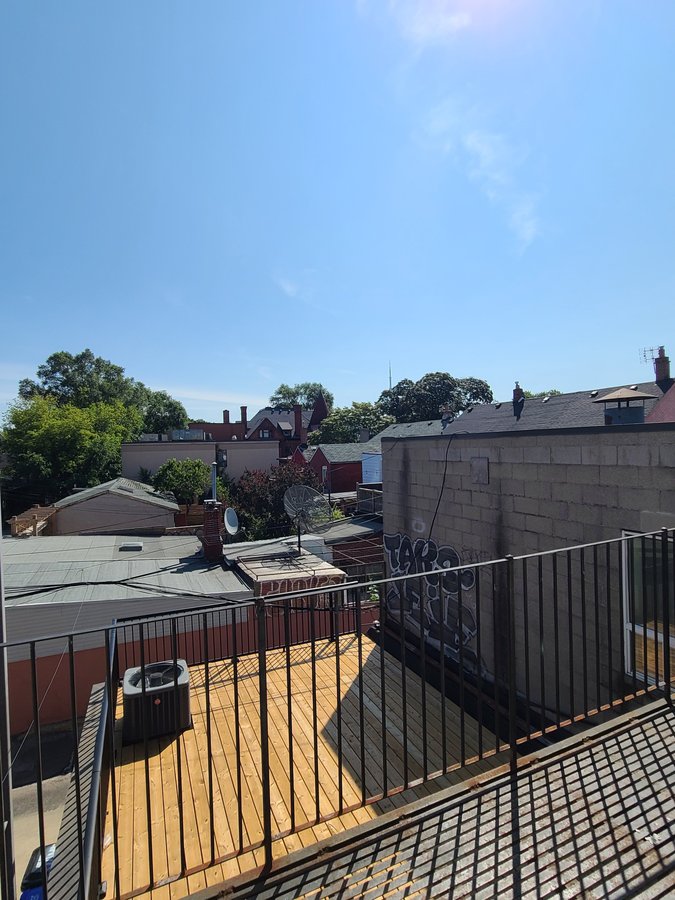 213 Ossington Avenue - Photo 2