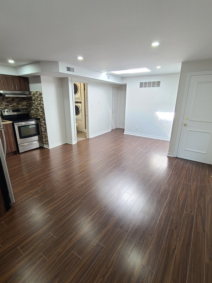 213 Ossington Avenue - Photo 1