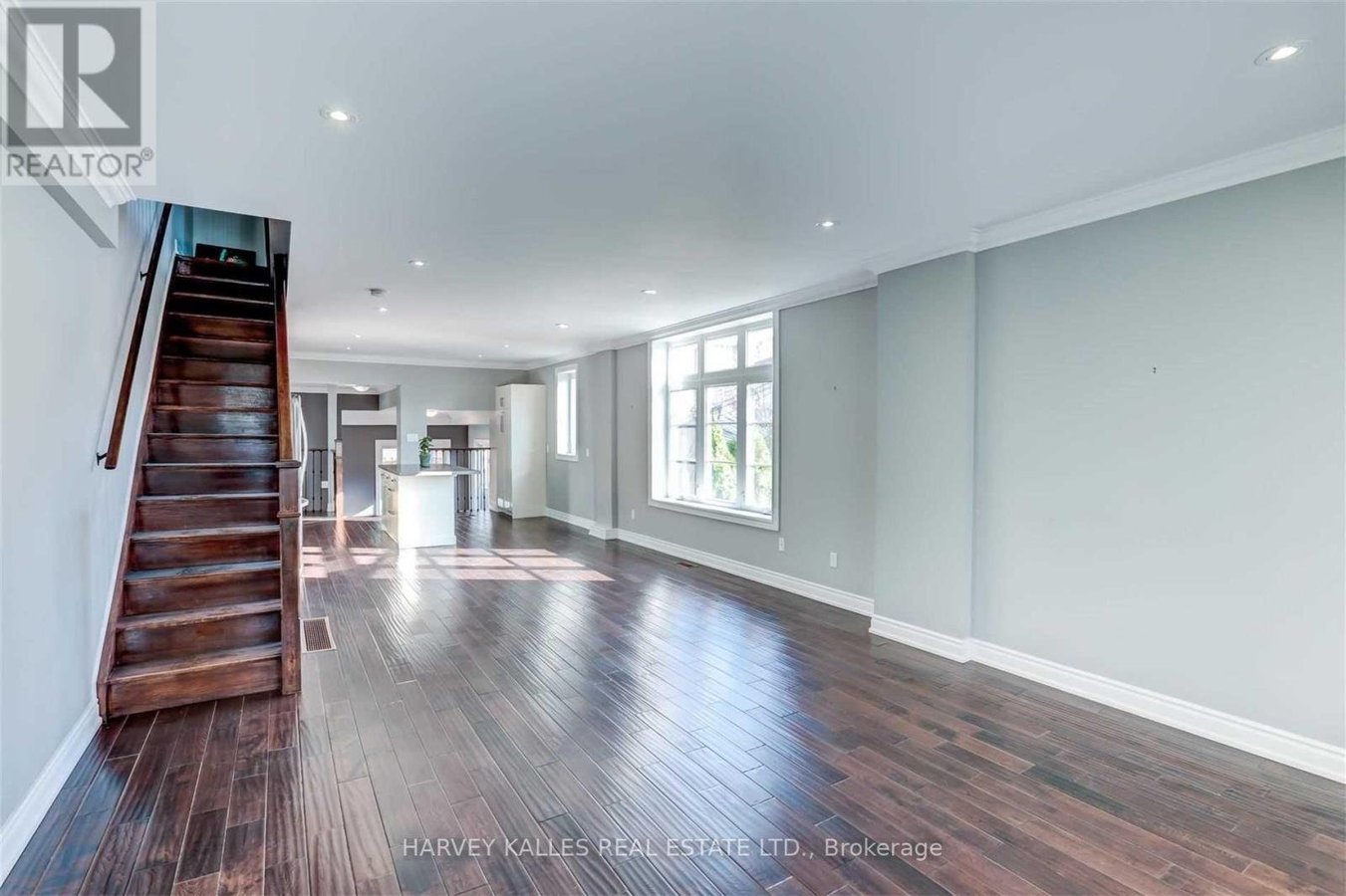 58 SANDFORD AVENUE - Photo 3