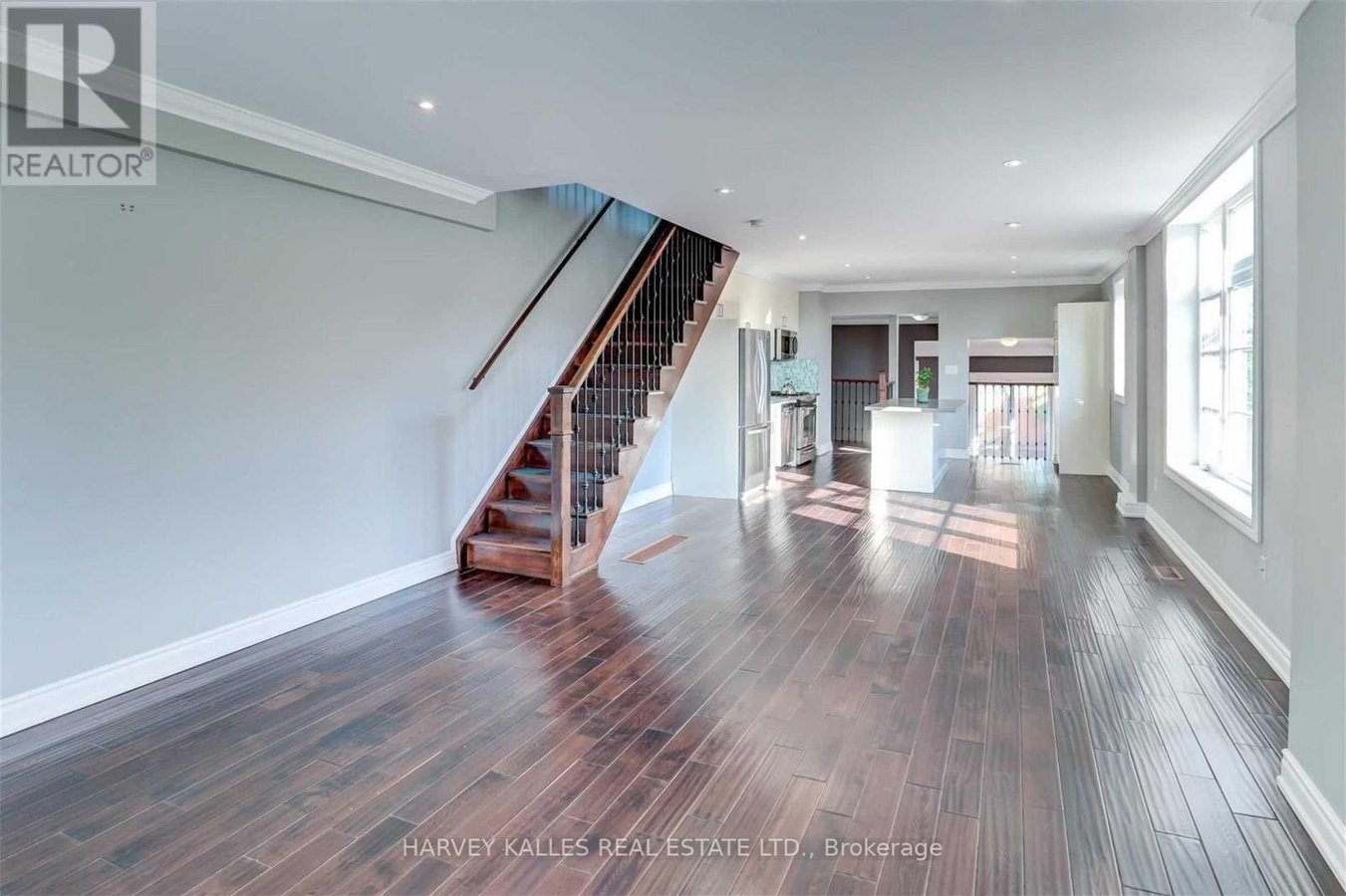 58 SANDFORD AVENUE - Photo 4