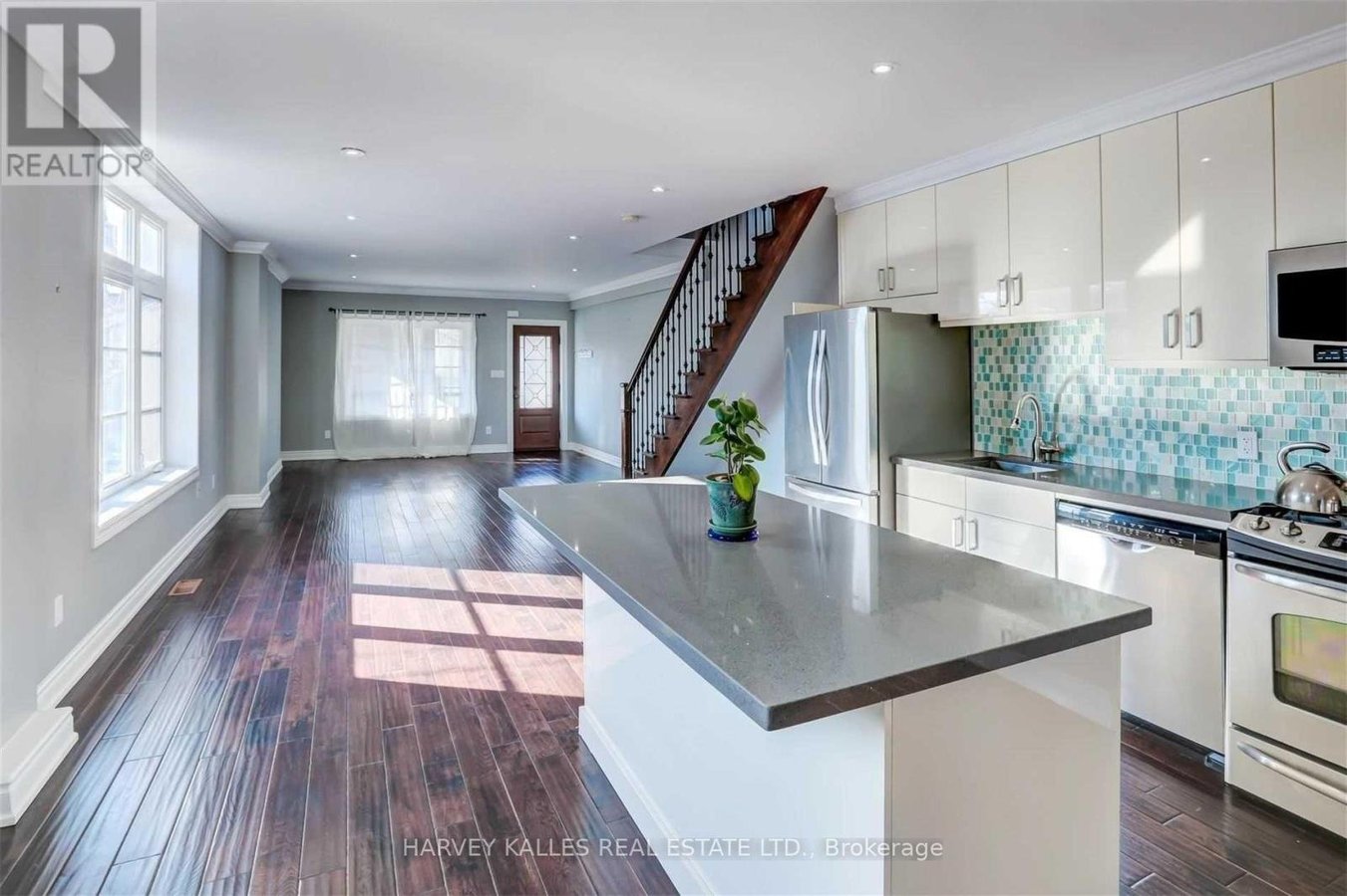 58 SANDFORD AVENUE - Photo 9