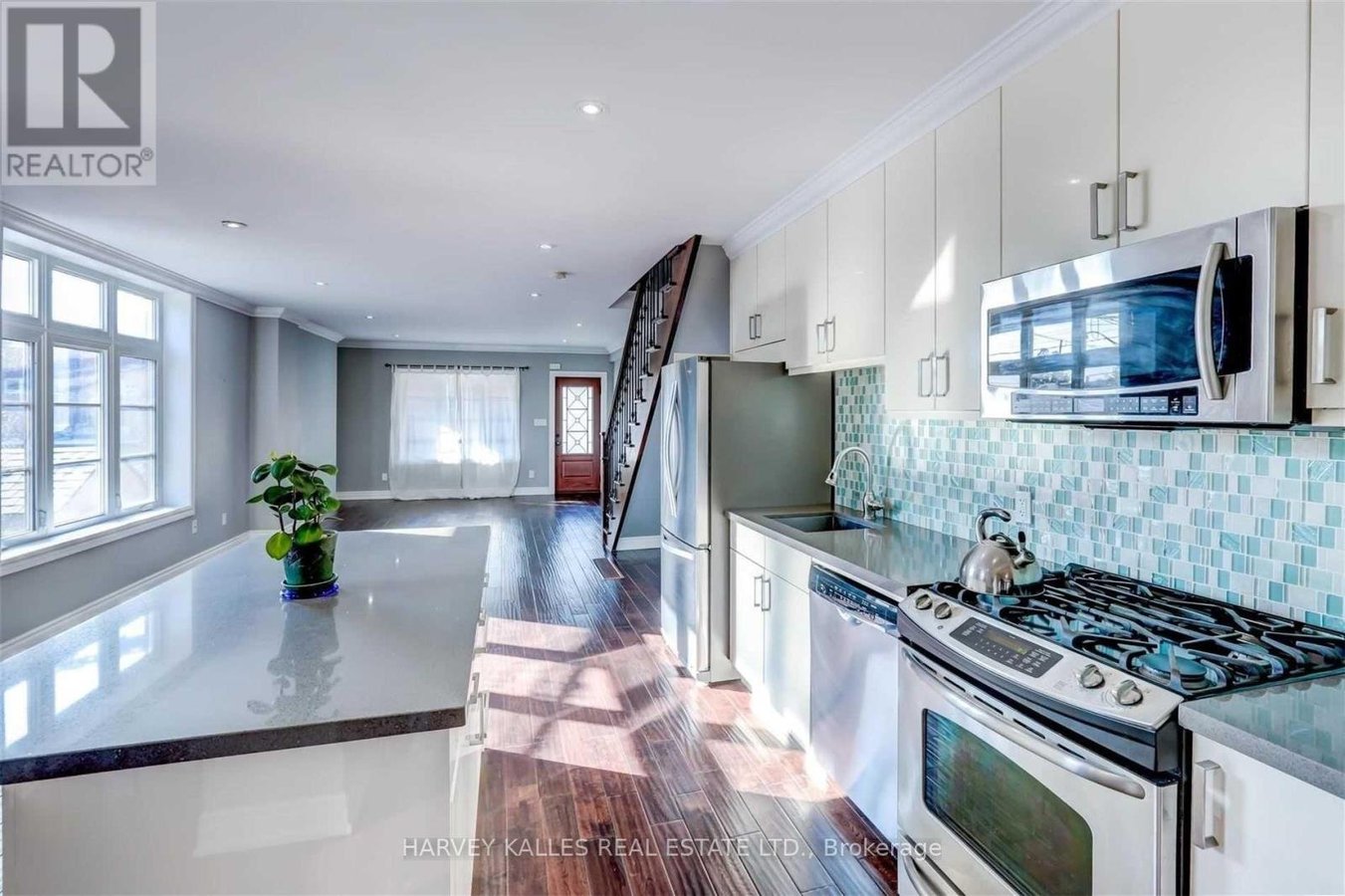 58 SANDFORD AVENUE - Photo 11