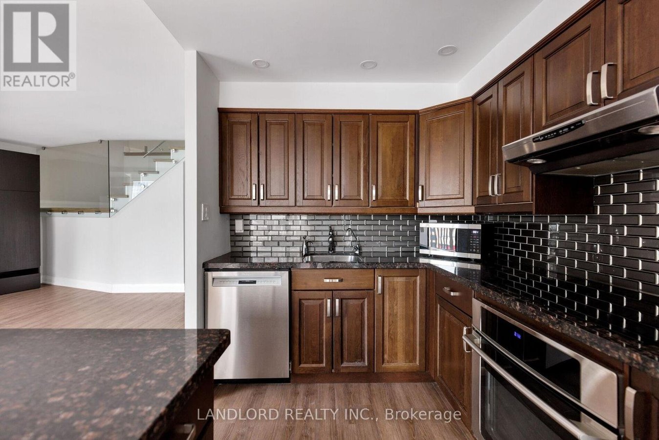 2208 - 33 HARBOUR SQUARE - Photo 4